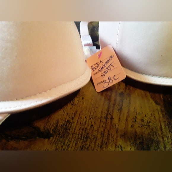 NWOT light pink Body Embrace padded underwire bra - Picture 5 of 6